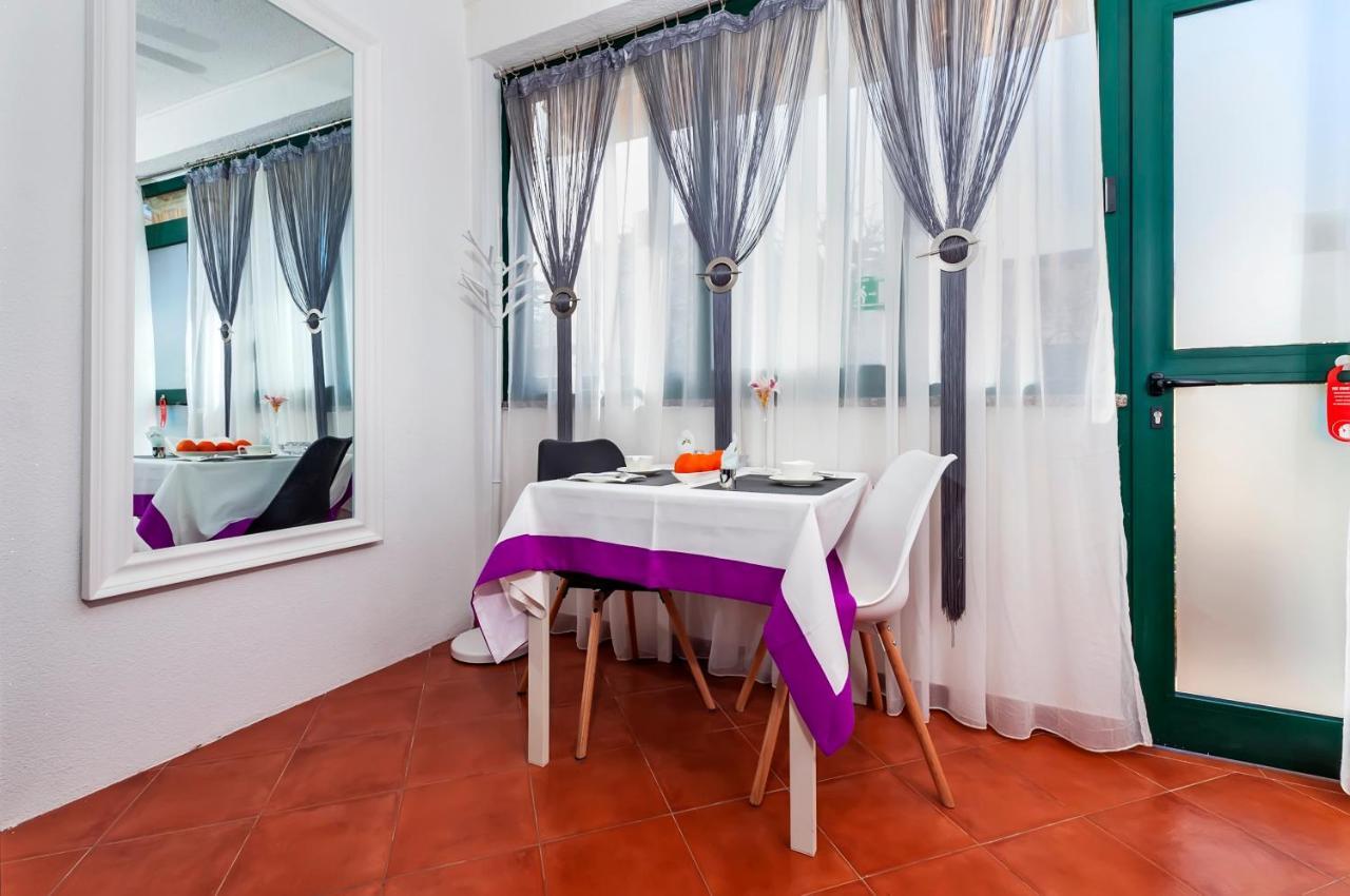 Apartments And Rooms Villa Dea Adults Only Rovinj Bagian luar foto