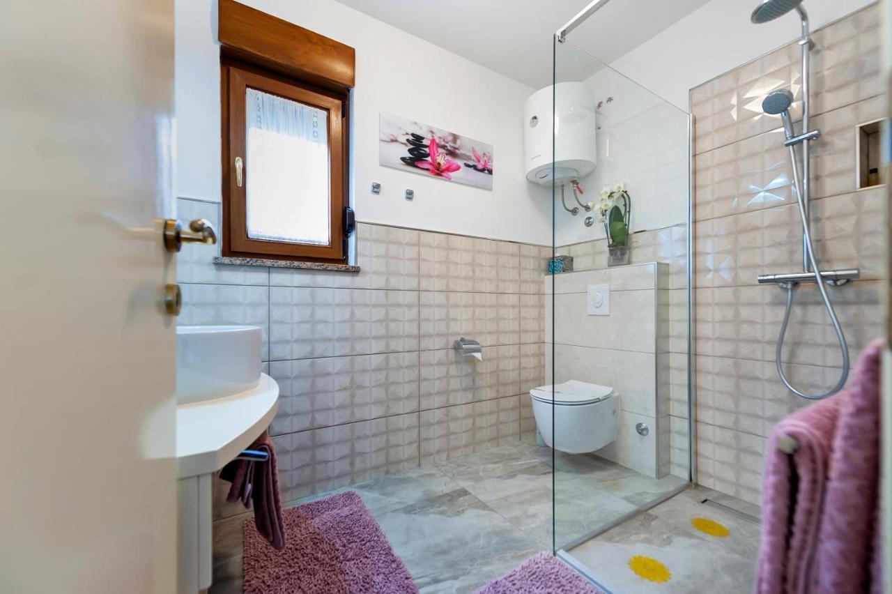 Apartments And Rooms Villa Dea Adults Only Rovinj Bagian luar foto