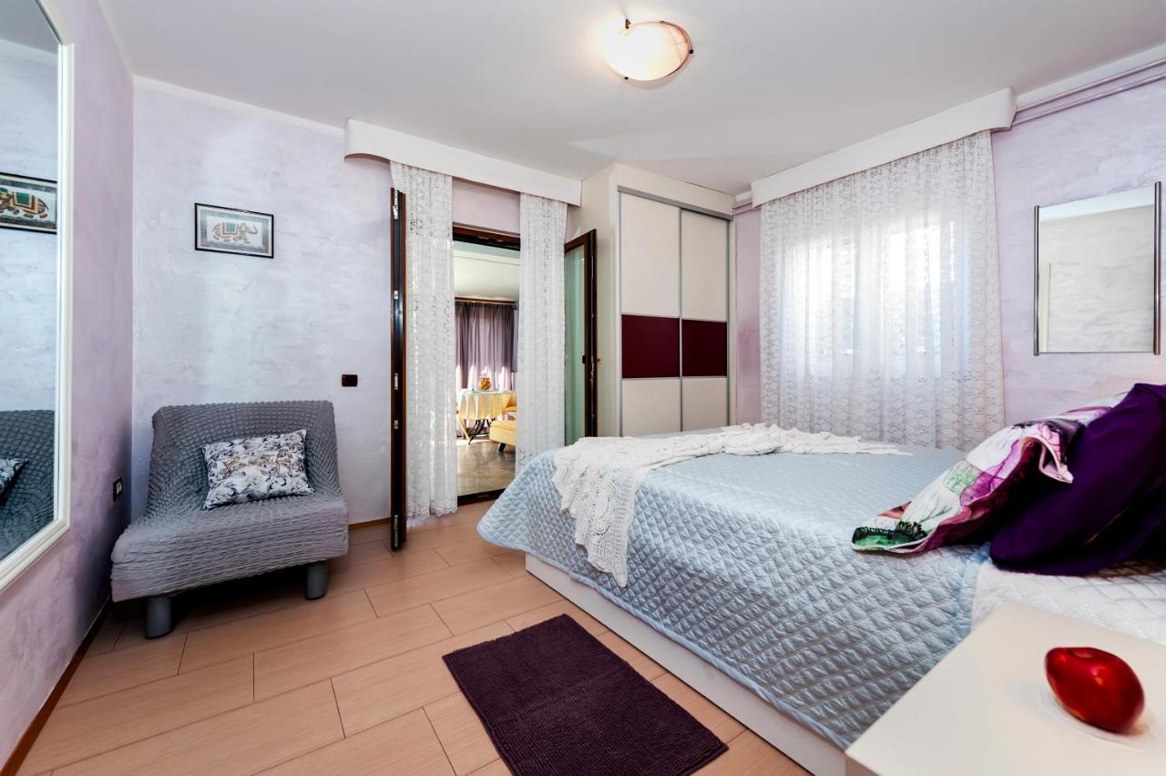 Apartments And Rooms Villa Dea Adults Only Rovinj Bagian luar foto