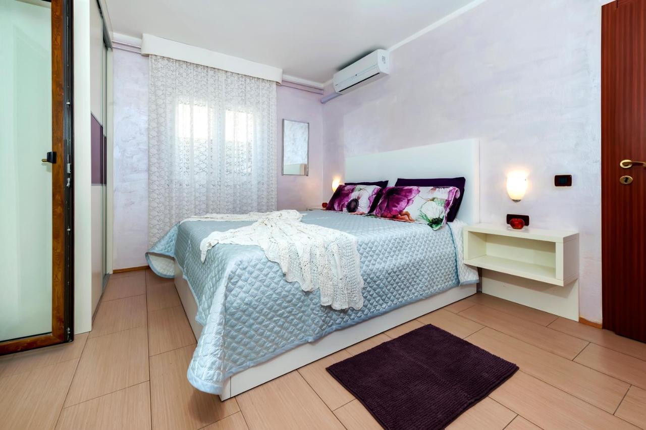 Apartments And Rooms Villa Dea Adults Only Rovinj Bagian luar foto