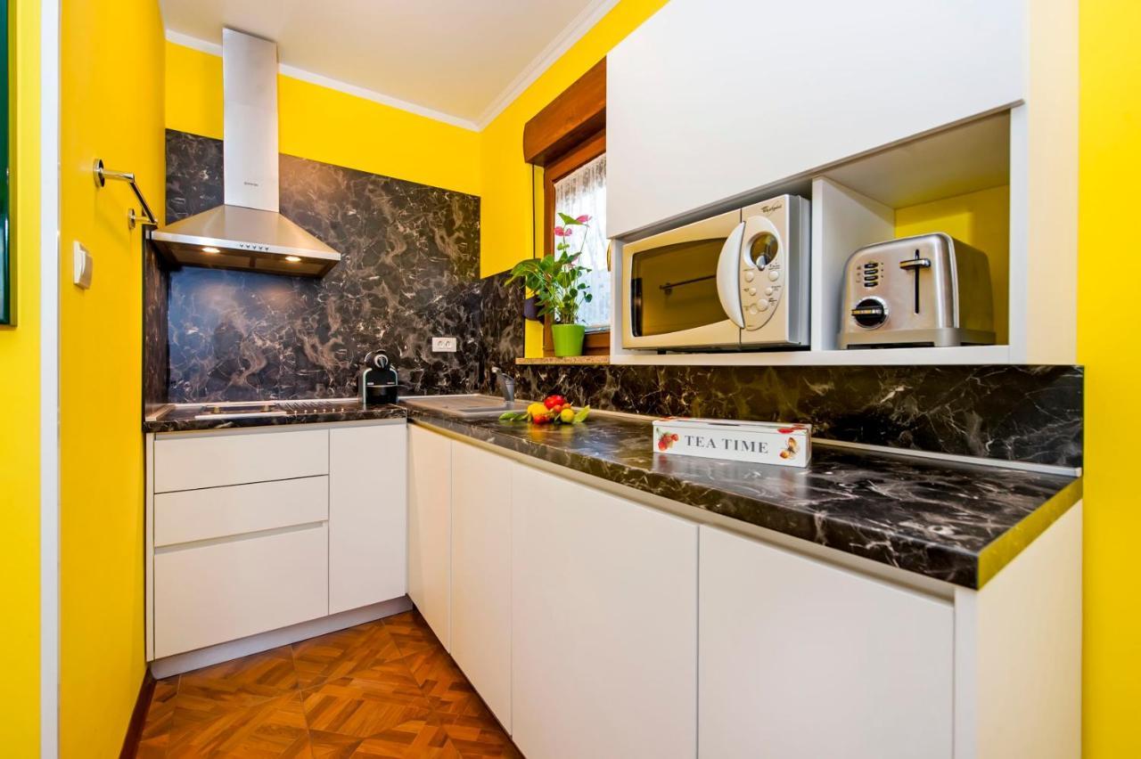 Apartments And Rooms Villa Dea Adults Only Rovinj Bagian luar foto