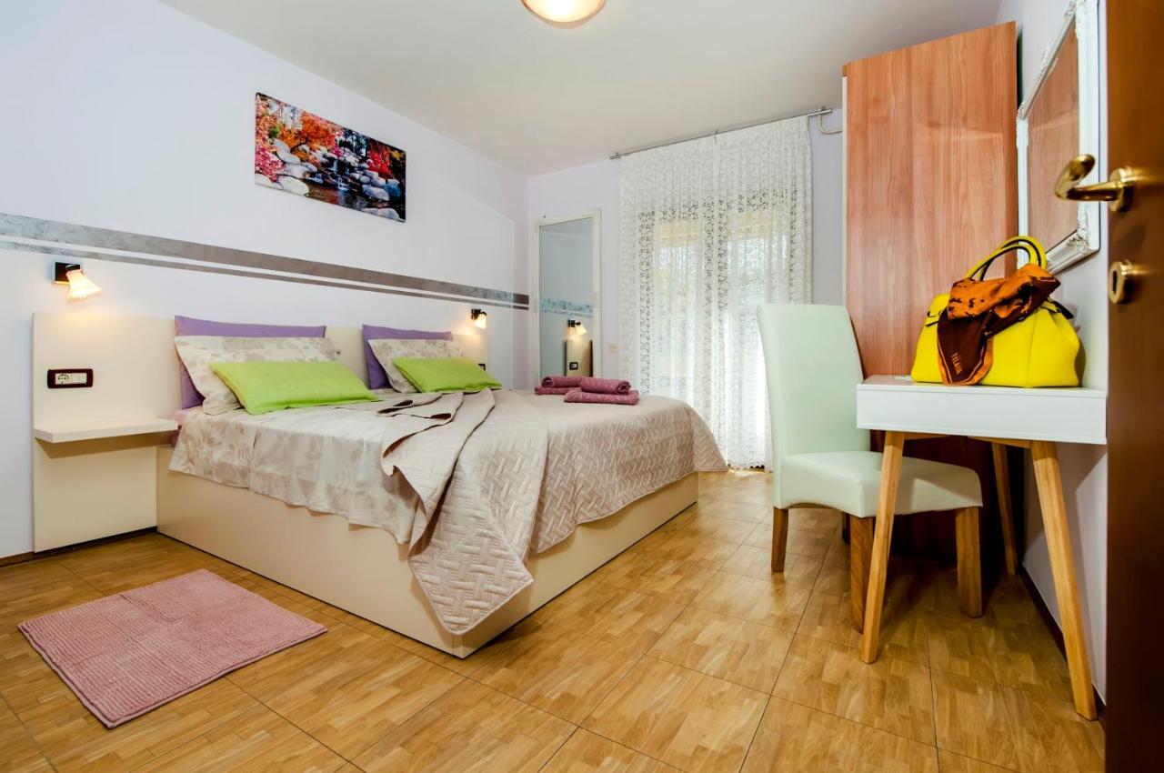 Apartments And Rooms Villa Dea Adults Only Rovinj Ruang foto